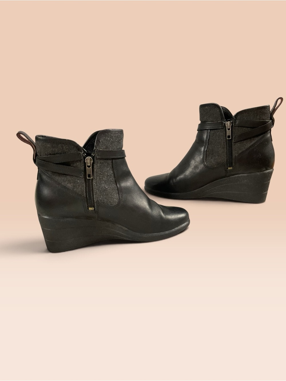 UGG Emalie Women's Black Wedge Ankle Boots with Side Zipper Size 8